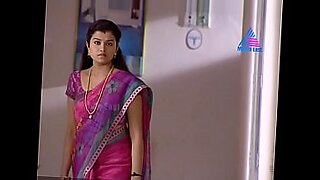 Scènes sensuelles de Malayalam dans la série Web d'Avesham.