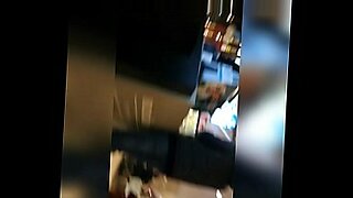 ケバヤンのMe4ahが、彼女の官能的なスキルを魅惑的なビデオで披露する。