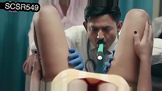 セクシーなインドのミルフ、ラダディヤが、肉感的な医者から激しいセックスを受ける。